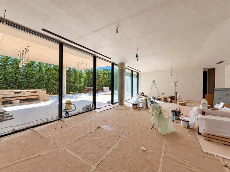 Casă individuală cu 7 camere cu Piscina în Iancu Nicolae