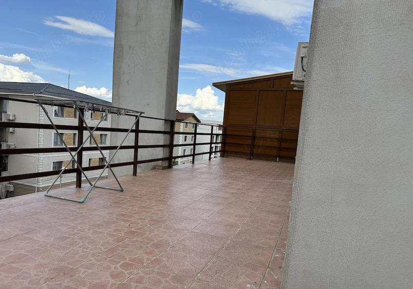 Apartament cu 2 camere semidecomandat în Giroc