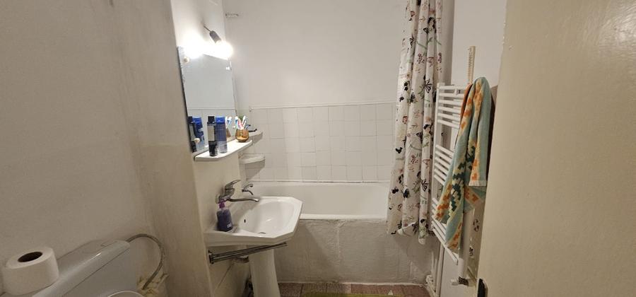 Apartament cu 2 camere decomandat, mobilat în Poarta 6