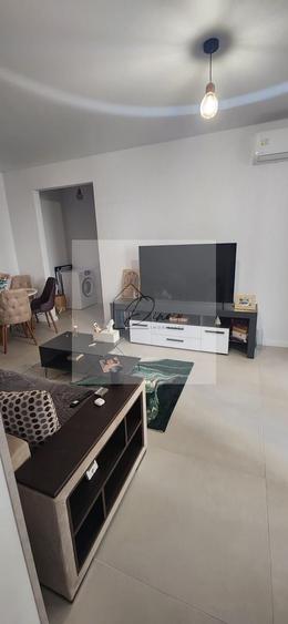 Apartament cu 2 camere semidecomandat, mobilat în Central