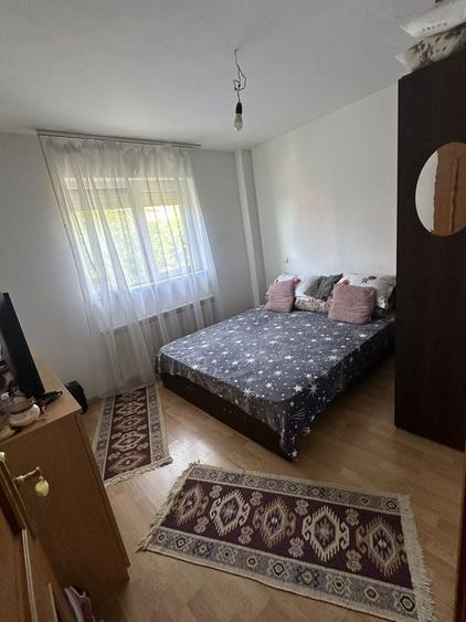 Apartament cu 3 camere semidecomandat în Popoveni