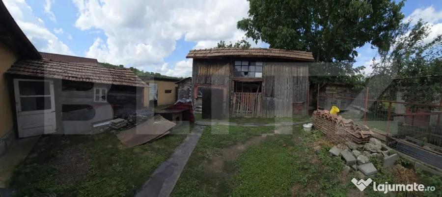 Casă cu 2 camere cu Teren 719 Mp în Chinari