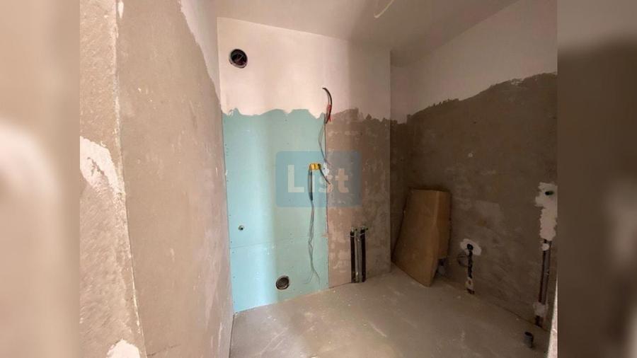 Apartament cu 3 camere semidecomandat în Aeroport