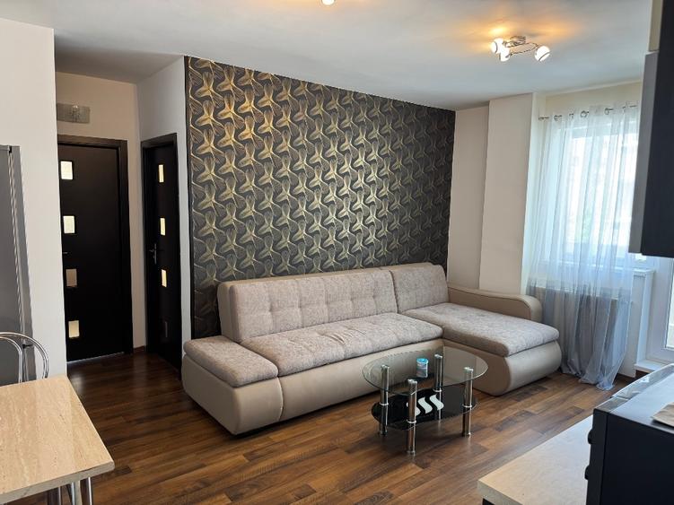 Apartament cu 2 camere semidecomandat, mobilat în Șelimbăr