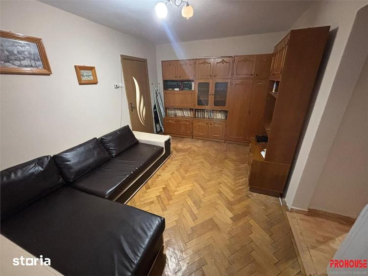 Apartament cu 3 camere semidecomandat în Bistrița Lac