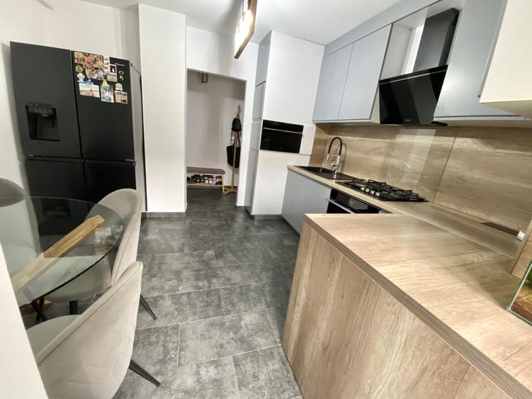 Apartament cu 2 camere decomandat în Exterior Vest