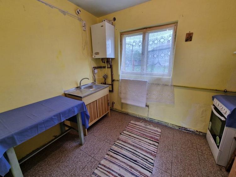 Casă individuală cu 2 camere cu Canalizare în Moșoaia