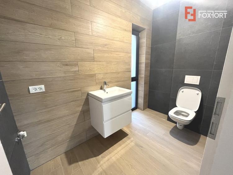 Casă individuală cu 4 camere cu Canalizare în Buziașului
