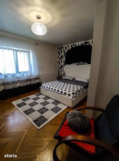 Casă cu 7 camere cu Teren 770 Mp în Dărăști-Ilfov