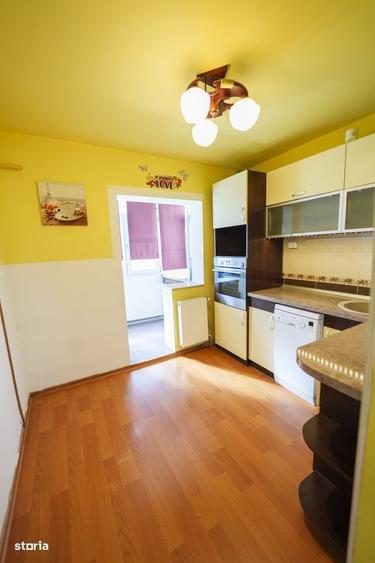 Apartament cu 3 camere decomandat în Albești