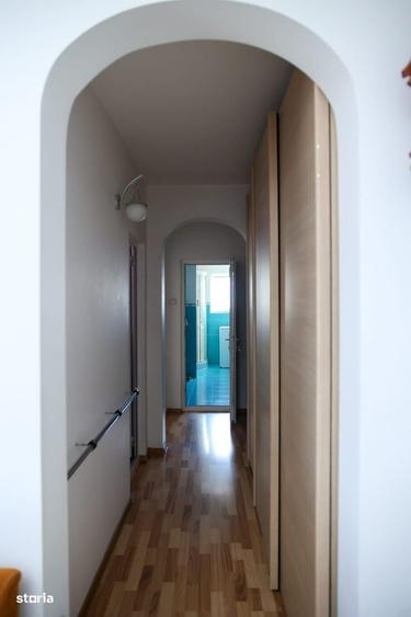 Apartament cu 4 camere semidecomandat în Central