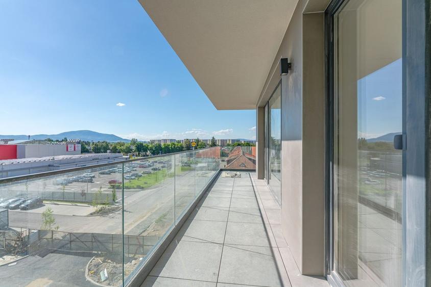 Apartament cu 3 camere decomandat în Bartolomeu