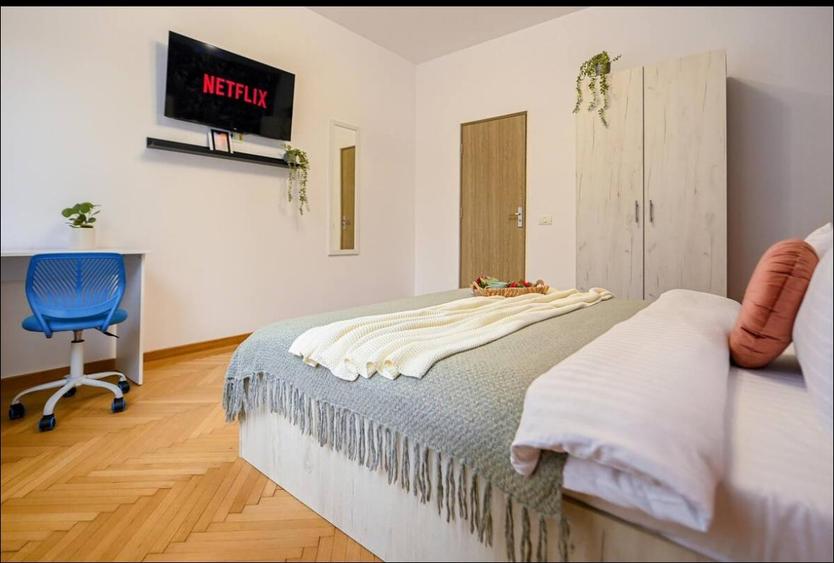 Apartament cu 2 camere semidecomandat în P-ța Romană