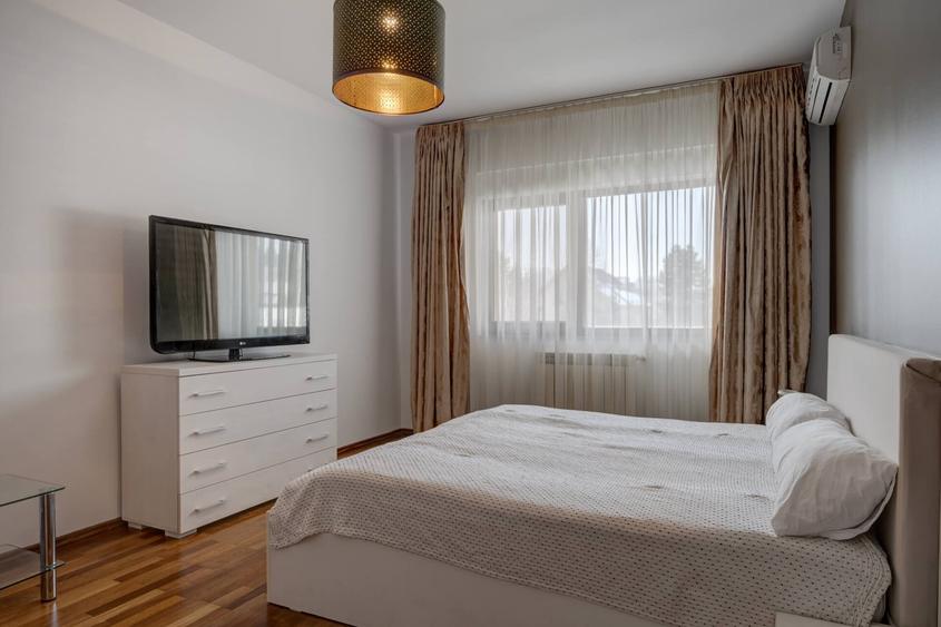 Apartament cu 4 camere decomandat, mobilat în Iancu Nicolae