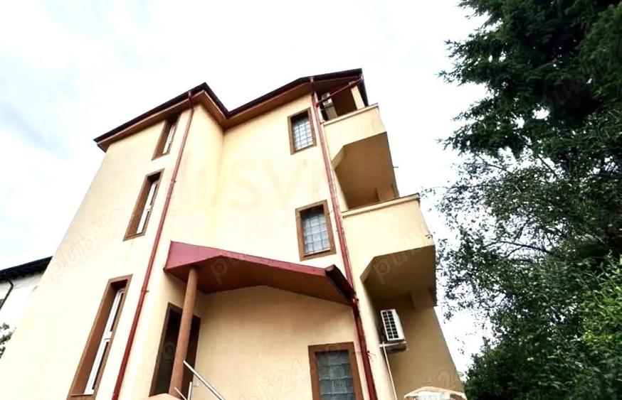 Casă cu 6 camere cu Canalizare în Vatra Luminoasă