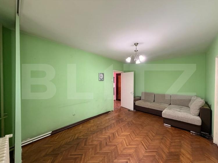 Apartament cu 2 camere semidecomandat, mobilat în Rovine