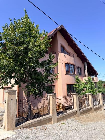 Spațiu comercial, de 160 mp, în Platou