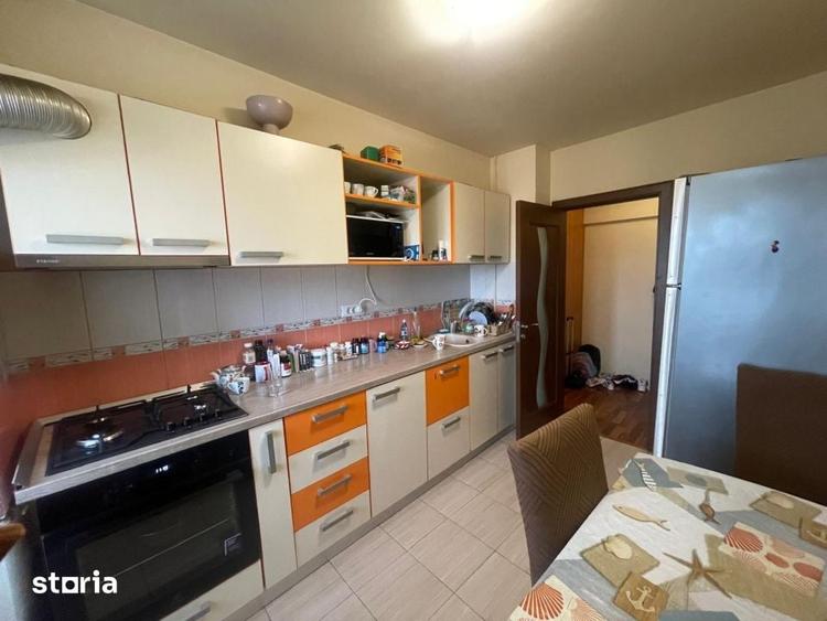 Apartament cu 4 camere decomandat în Central
