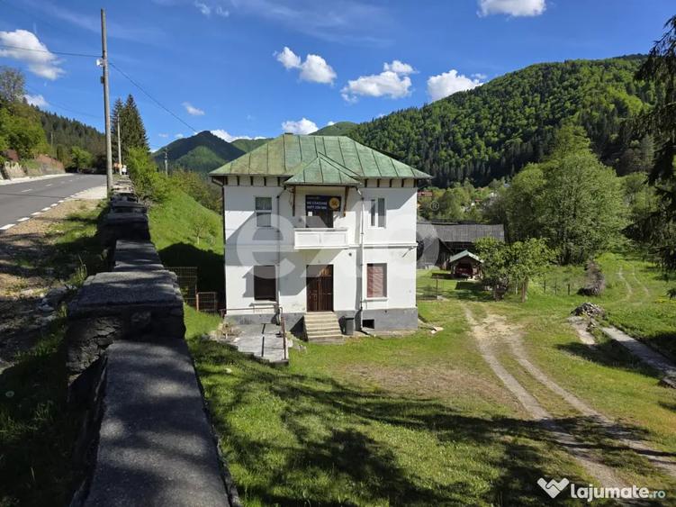 Casă cu 6 camere cu Teren 15524 Mp în Voineasa