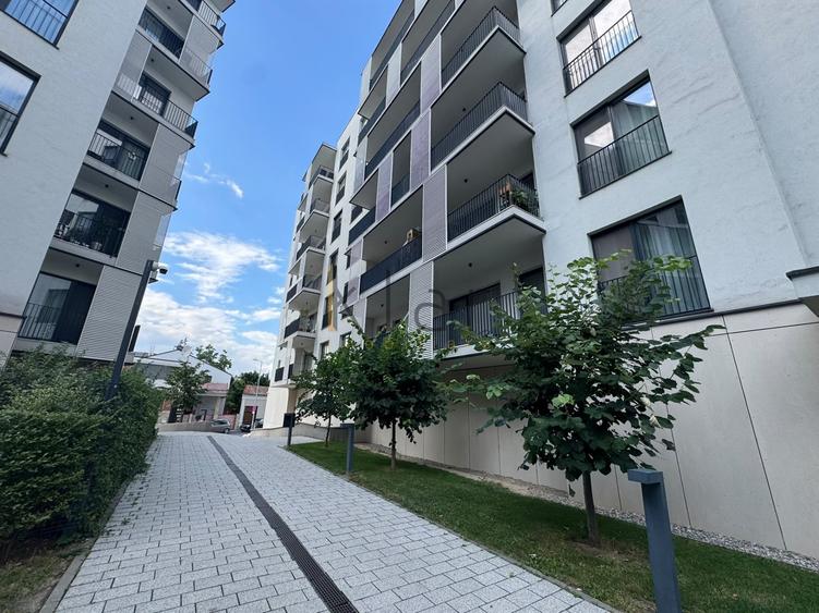 Apartament cu 2 camere semidecomandat, mobilat în Central