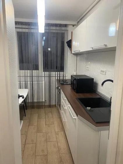 Apartament cu 2 camere semidecomandat în Berceni
