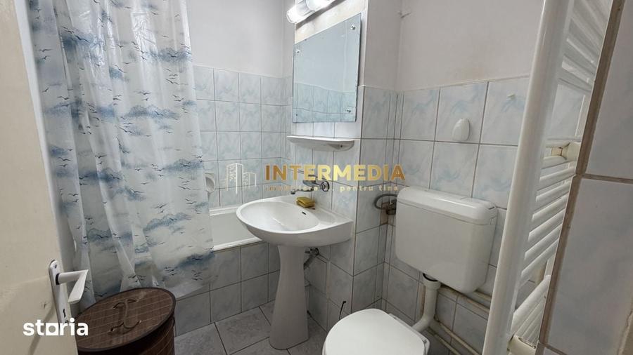 OKAZIE ! Garsoniera Spatioasa Mobilata Utilata CETATE M-uri Bulevard - 10