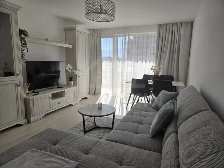 Apartament cu 2 camere decomandat în Tractorul