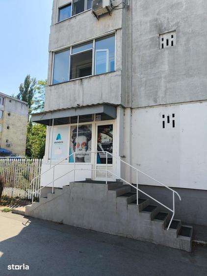 Apartament cu 3 camere decomandat în Micro 17