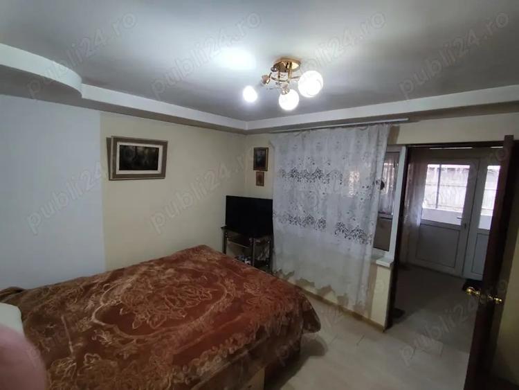 Casă cu 3 camere în Băleni