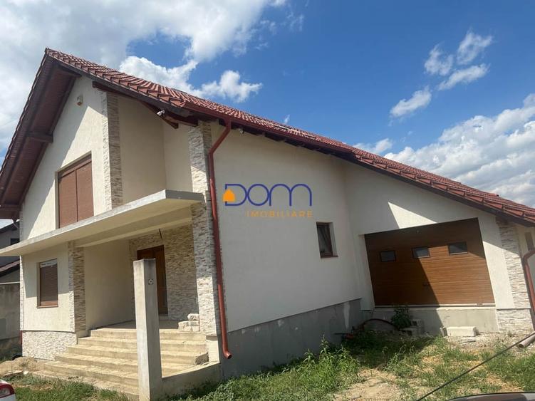 Casă individuală cu 5 camere cu Canalizare în Central
