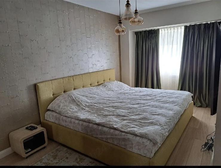 Apartament cu 4 camere decomandat în Victoriei