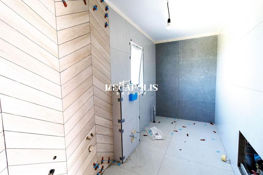 Duplex cu 4 camere cu Canalizare în Sânpetru