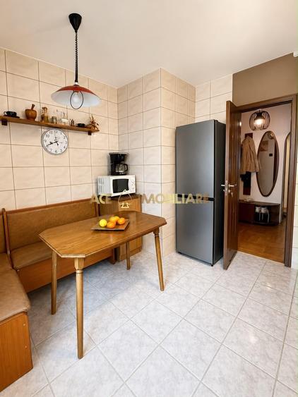 Apartament cu 3 camere decomandat, mobilat în Timpuri Noi