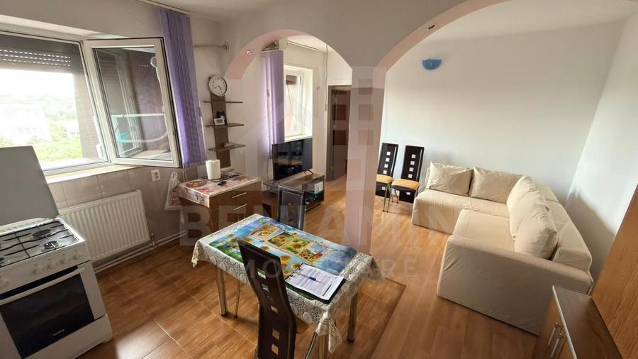 Apartament cu 2 camere semidecomandat, mobilat în Craiovița Nouă