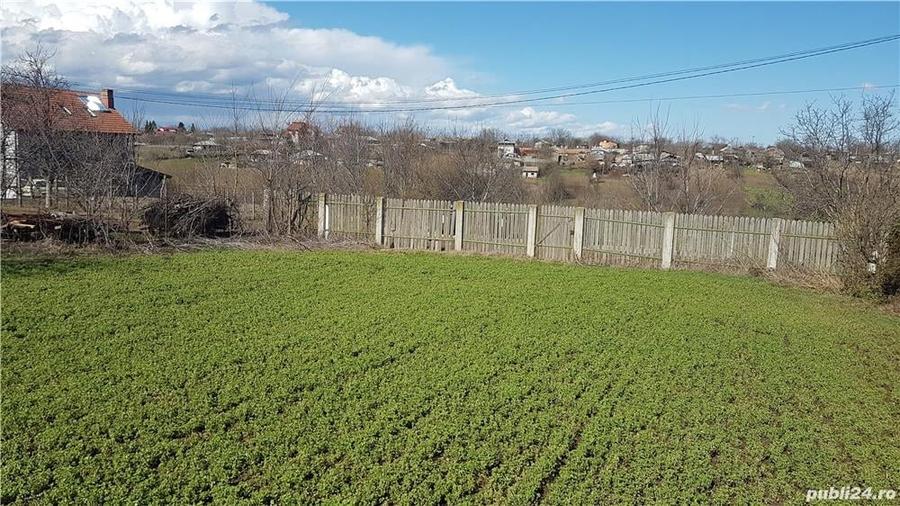 Teren de 3800 mp, în Plopșoru