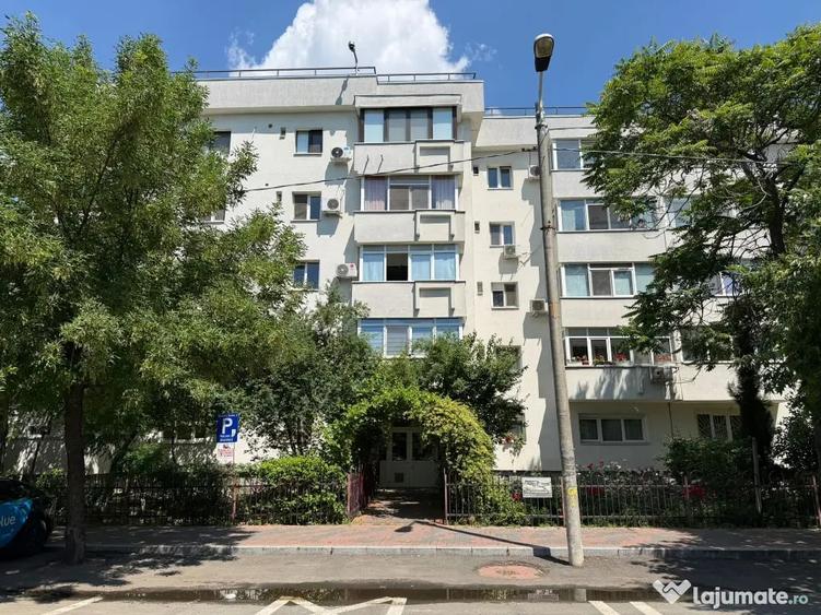 Apartament cu 3 camere decomandat în Vitan
