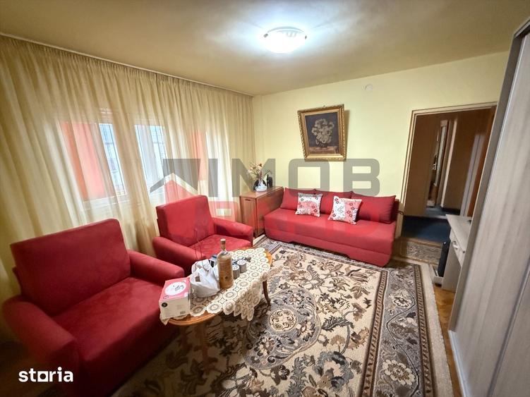 Apartament cu 3 camere semidecomandat în Central