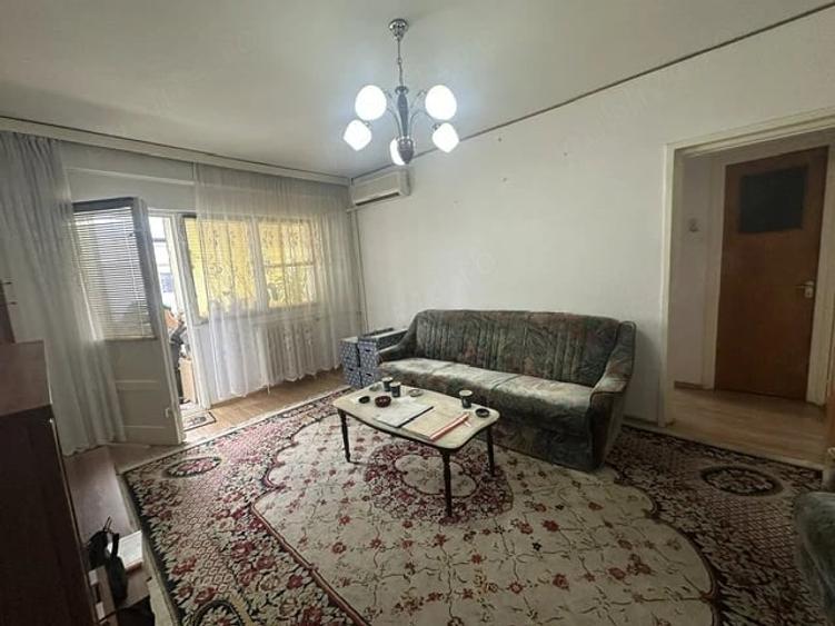 Apartament cu 2 camere semidecomandat în Universitate