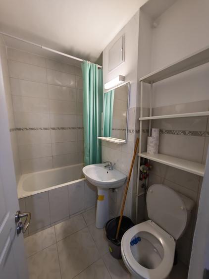 Apartament cu 2 camere decomandat în Bucur Obor