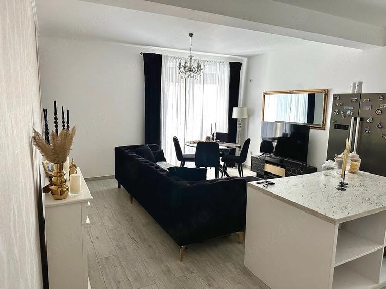 Apartament cu 3 camere semidecomandat în Central