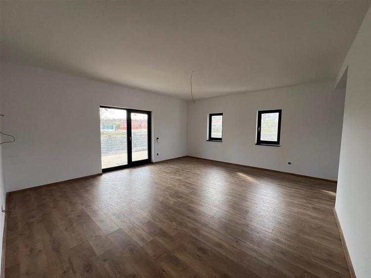 Casă individuală cu 4 camere cu Teren 616 Mp în Paleu