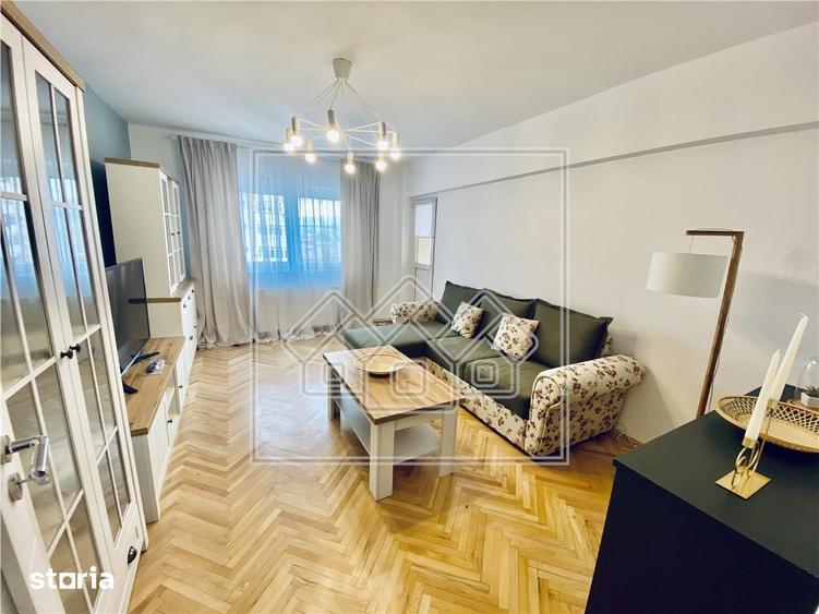 Apartament cu 3 camere decomandat în Turnișor