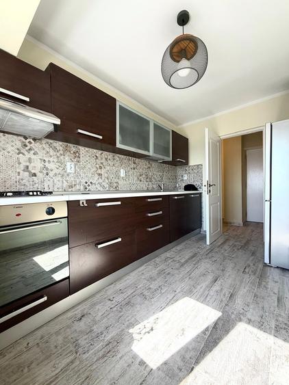 Apartament cu 2 camere decomandat în P-ța Alba Iulia