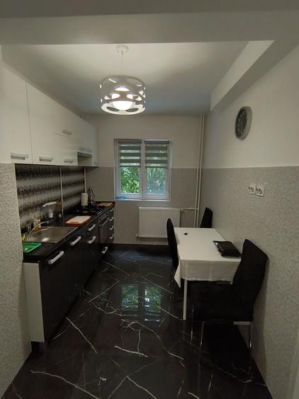 Apartament cu 2 camere semidecomandat în Apărătorii Patriei