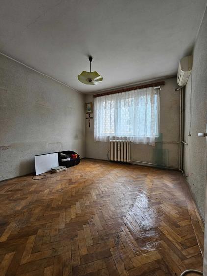 Apartament cu 3 camere semidecomandat în Ultracentral