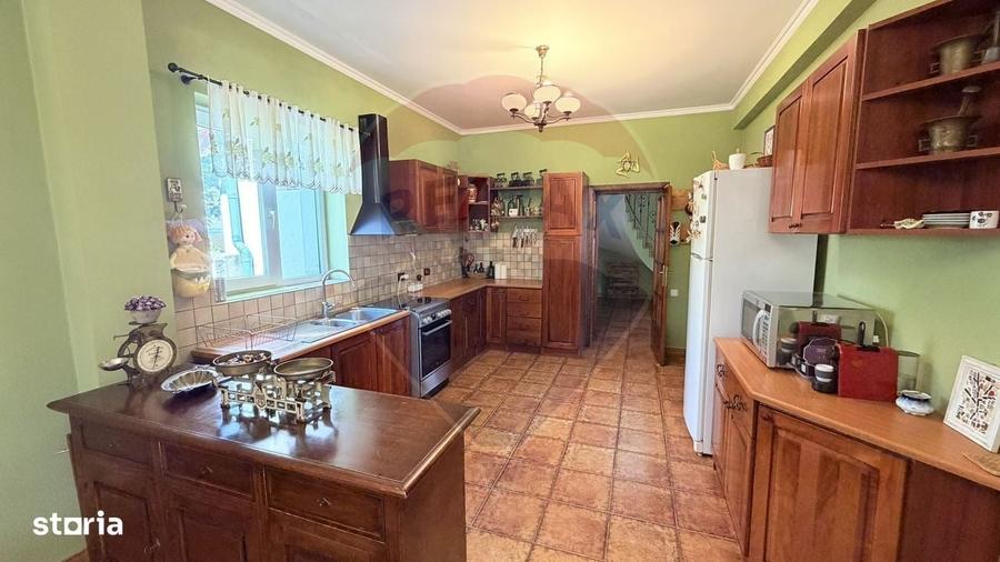 Casă cu 4 camere în Sârbi