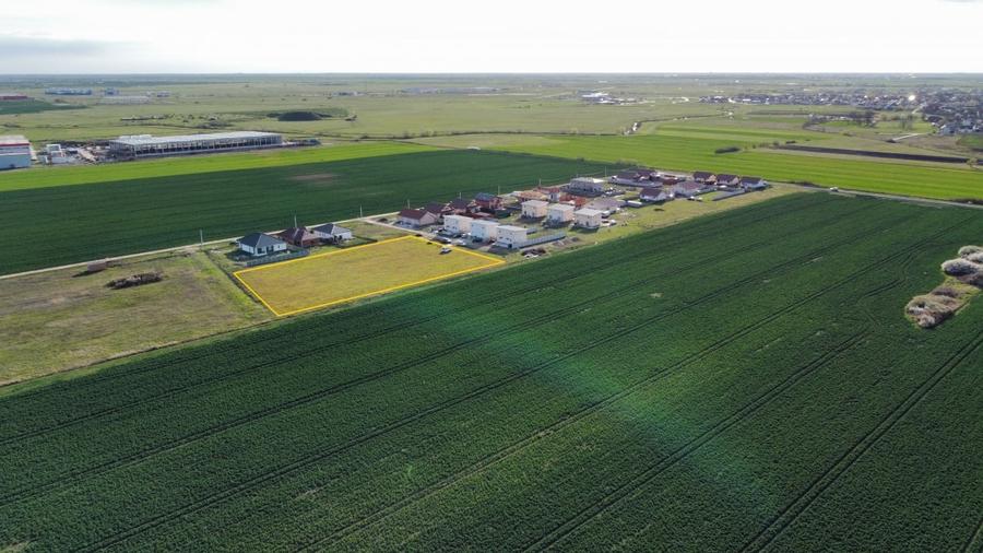 Teren Construcții intravilan de 1407 mp, în Sânandrei
