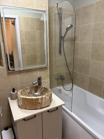 Apartament cu 3 camere decomandat, mobilat în Bălcescu