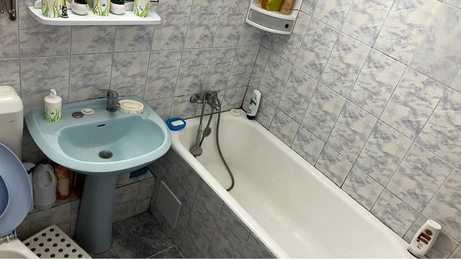 Apartament cu 3 camere decomandat în Crângași