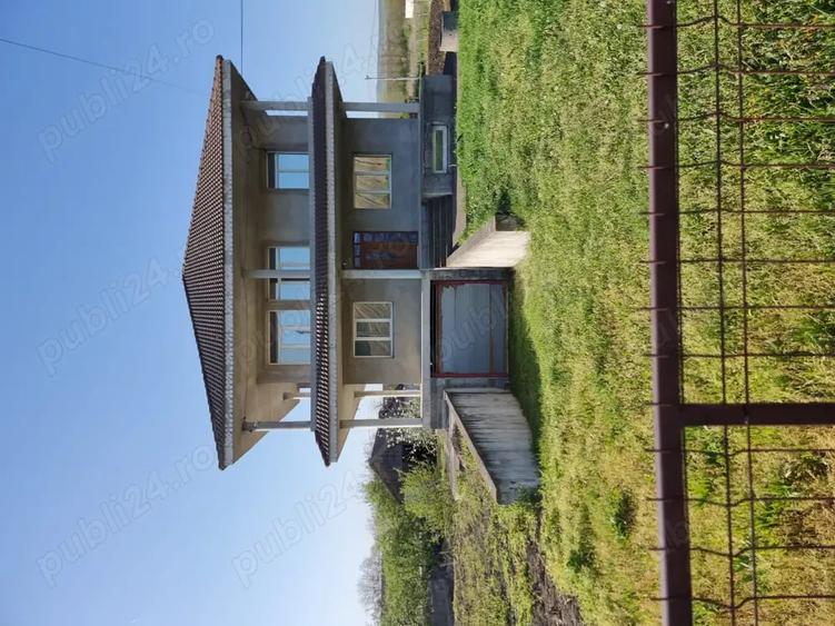 Casă cu 5 camere cu Teren 1200 Mp în Șeulia de Mureș